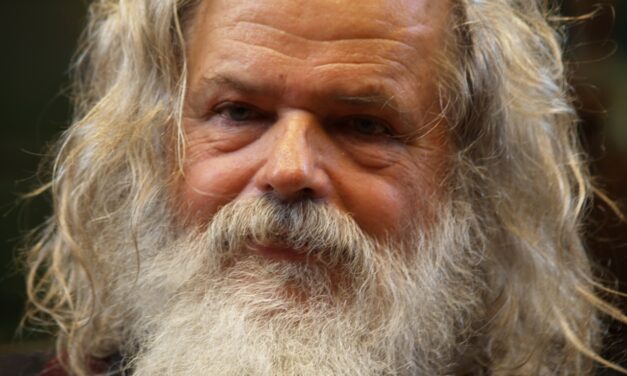 Monografija o Marjanu Grumu – poklon vztrajnosti, pogumu in človečnosti