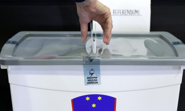 Po volitvah Slovenija prepolovljena, ponovitev ni izključena